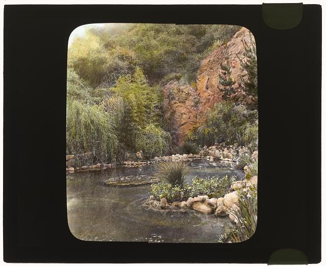 Michael Cochrane Armour house, 962 Linda Vista Avenue, Pasadena, California. Lily pool: Johnston (Frances Benjamin) Collection, Prints &amp; Photographs Division, Library of Congress, LC-DIG-ppmsca-16013