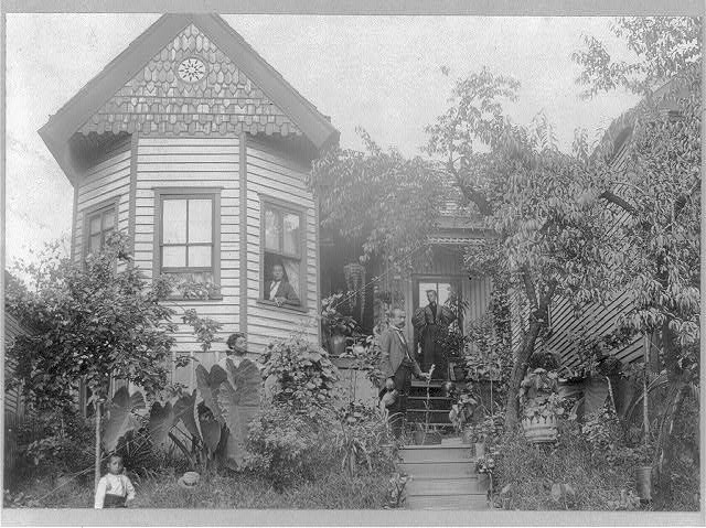 Home of C.C. Dodson, Knoxville, Tenn.: African American Photographs Assembled for 1900 Paris Exposition, Prints &amp; Photographs Division, Library of Congress, LC-USZ62-49479.